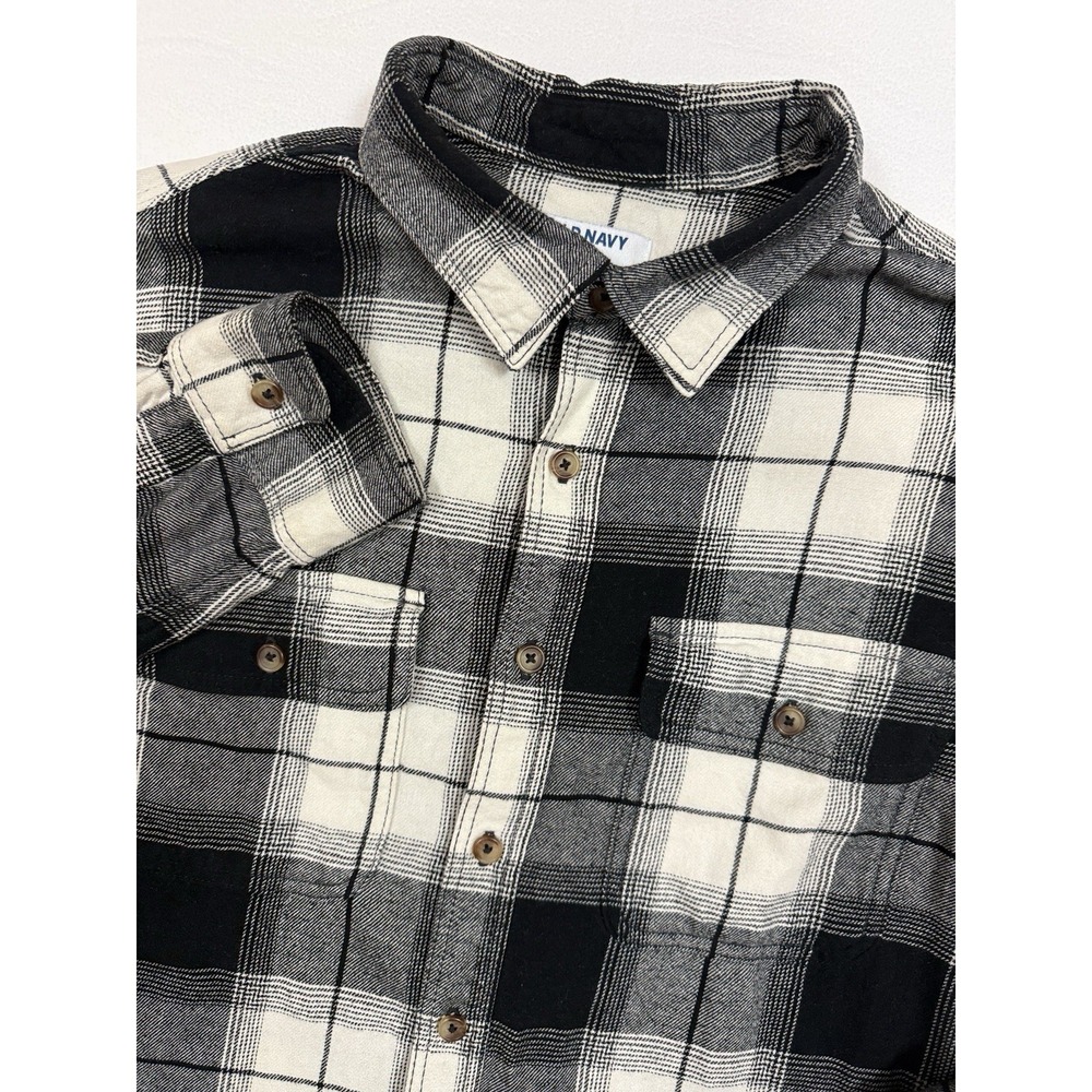 Old Navy Flannel Shirt Mens XL Plaid Black White Button Up Long Sleeve Pocket